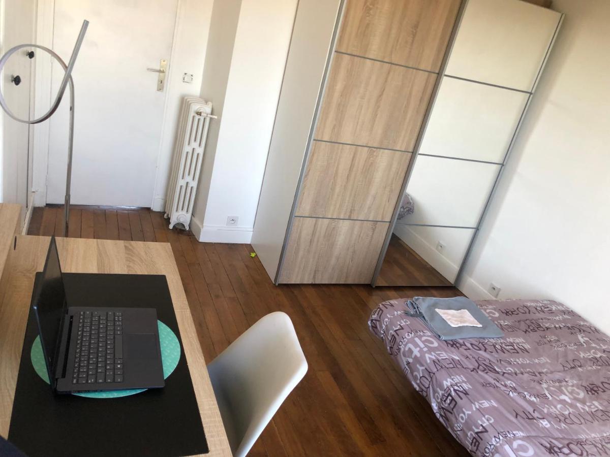 Appartement Tres Calme A 10Mn De Paris - Woman & Couples Only Courbevoie Exterior photo